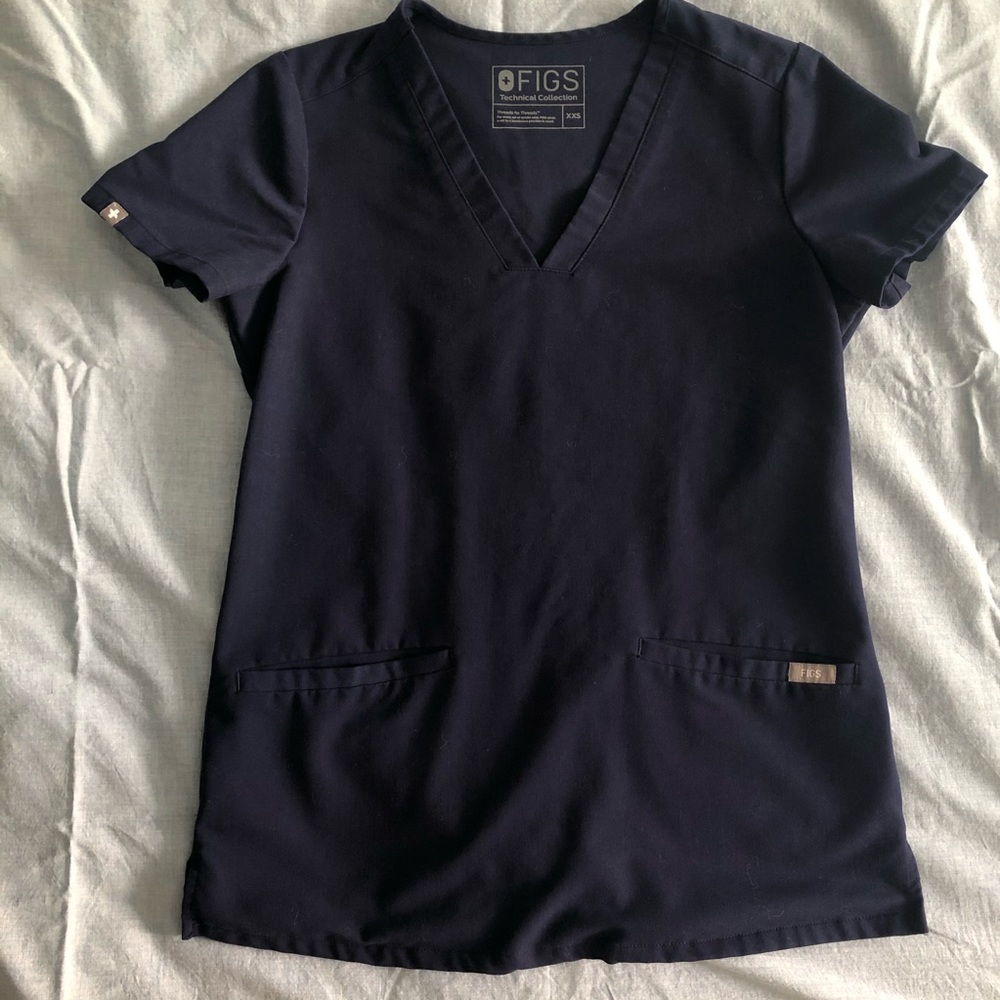 Navy Figs Scrubs Casma 3 Pocket Top